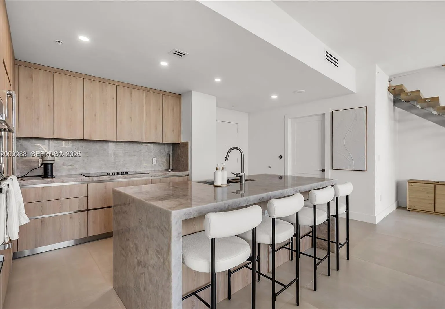 Mint Condo — Photo 2