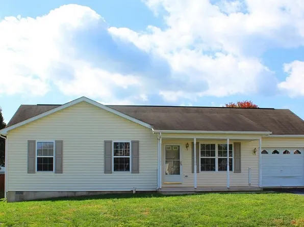 135 Escalade Ln, Martinsburg, WV 25403