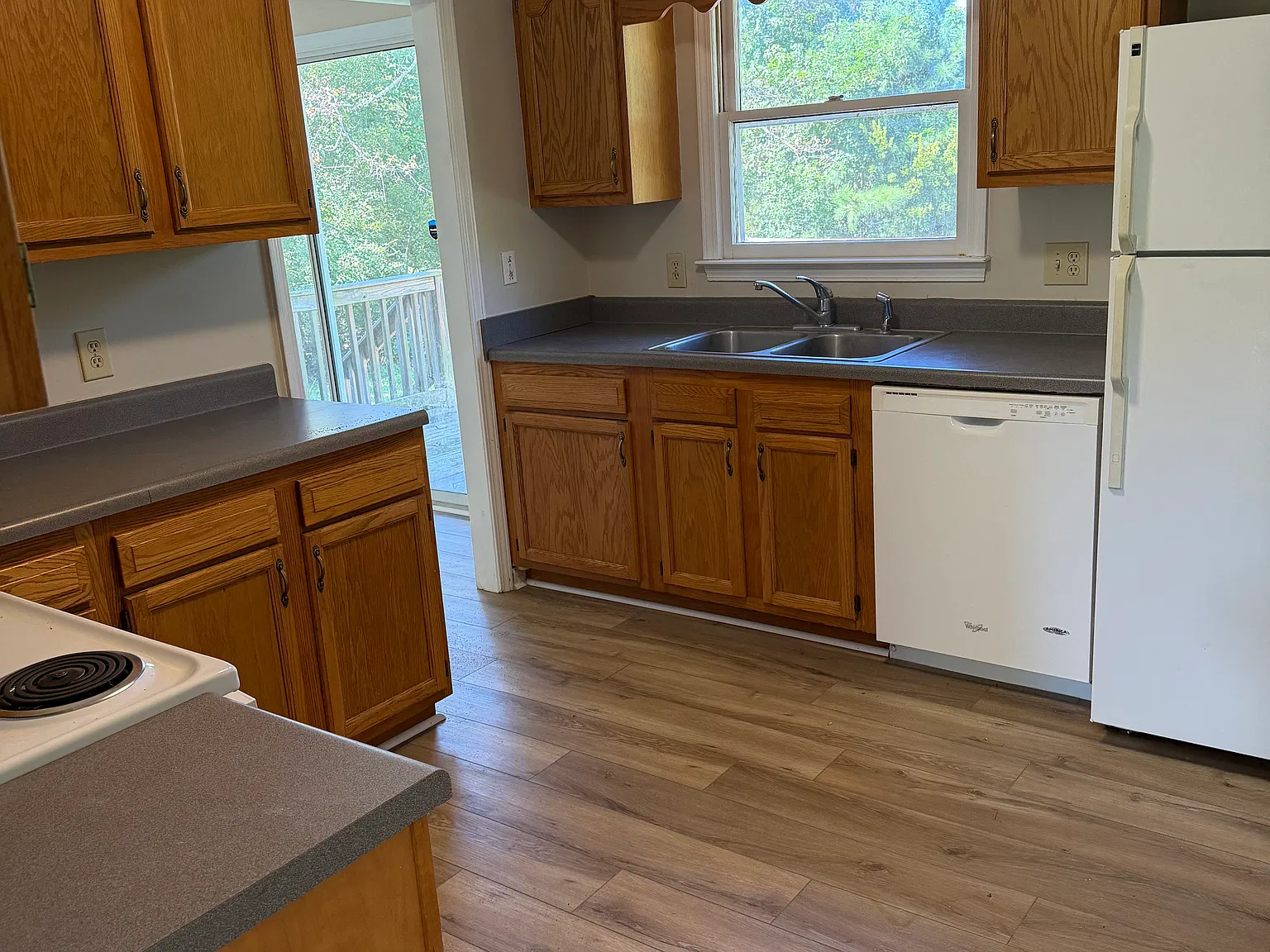 3 bed, 1318 sqft, $1,925 — Photo 4