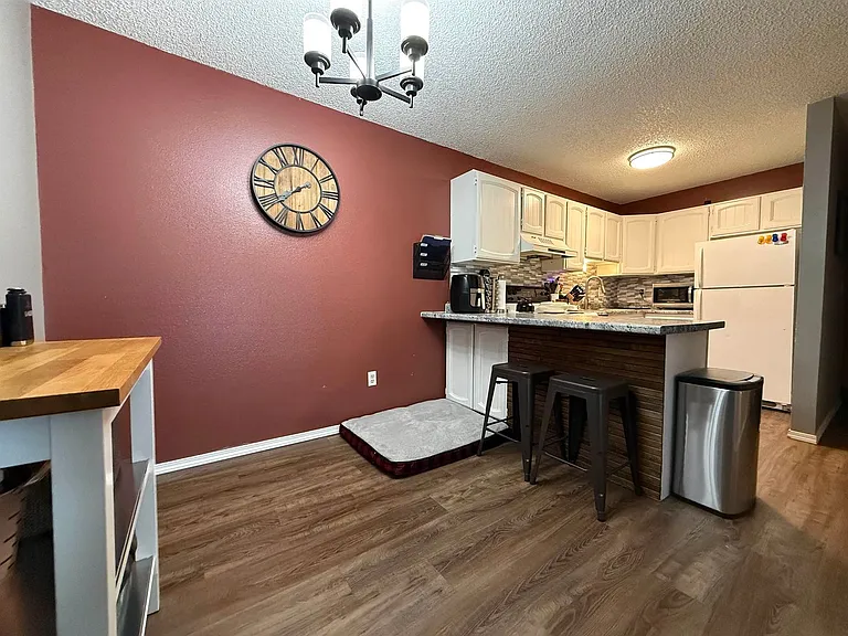 228 Woodridge St #4 — Photo 6