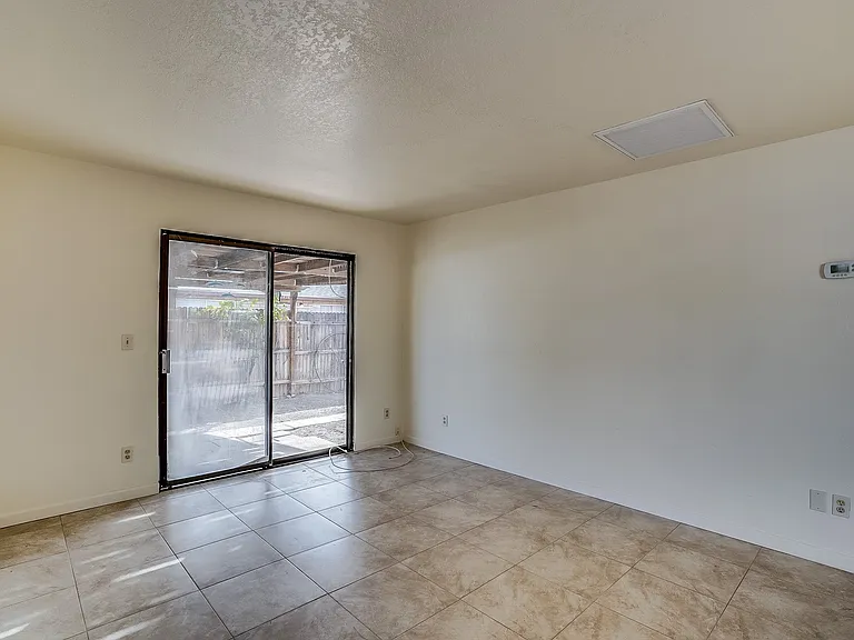 422 E Navajo Rd — Photo 4