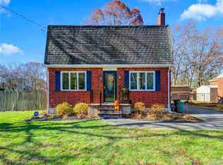 254 Munsell Rd, East Patchogue, NY 11772