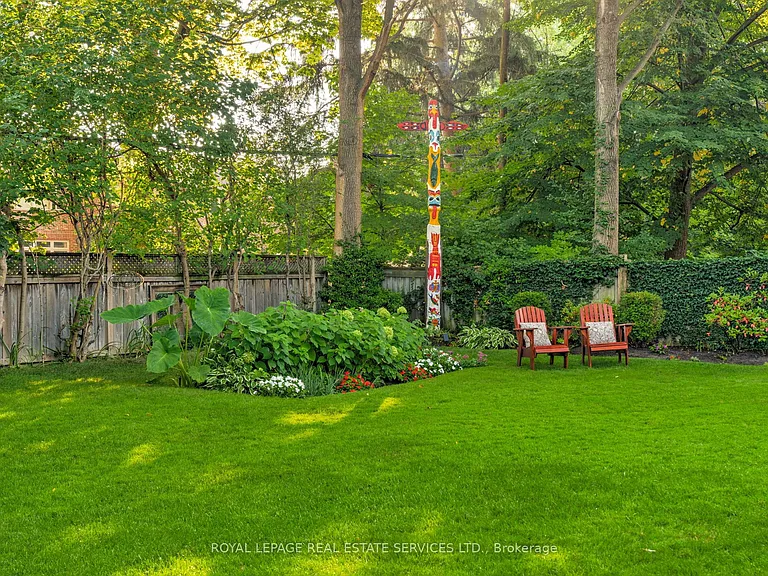 145 Suffolk Ave — Photo 37
