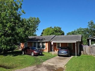 203 Greendell St, Highlands, TX 77562