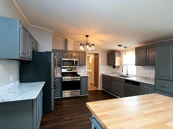 1045 Goebel St SW, Hutchinson, MN 55350