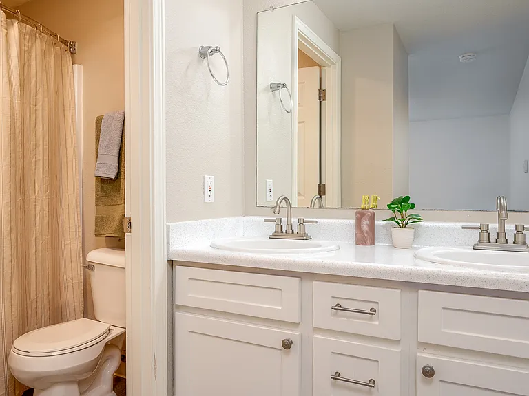 Twin Creeks | Bathroom