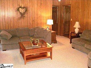 4th image of 101 Willow Dr