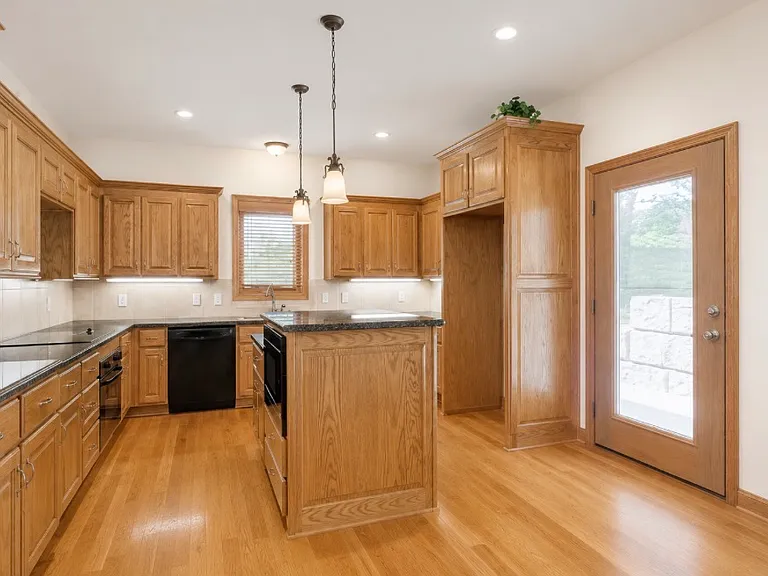 10524 W 49th Pl — Photo 6