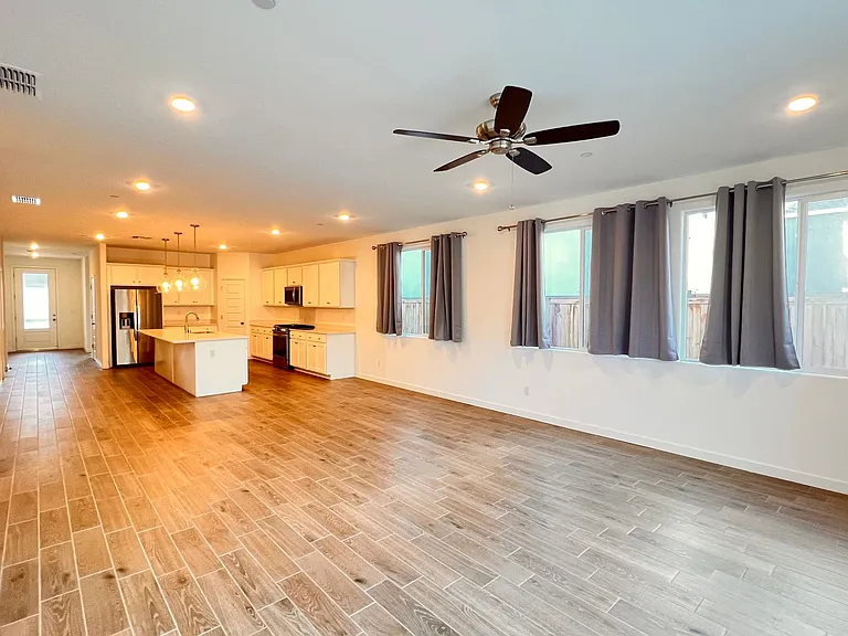9408 Willow Terrace Dr — Photo 10