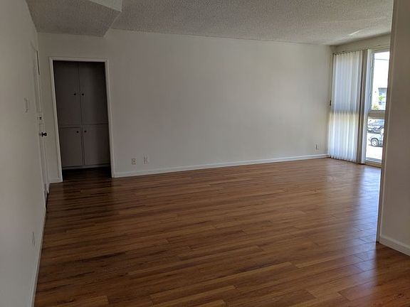 3rd image of 1015 N Croft Ave APT 4