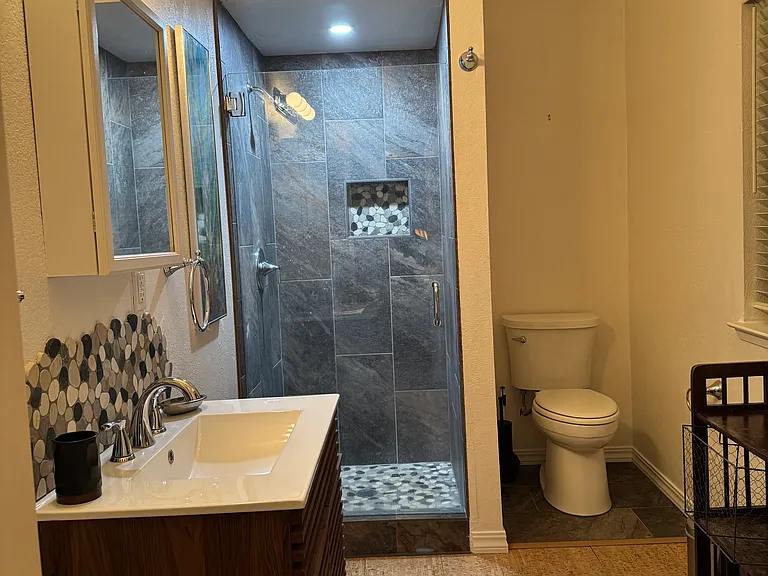 13717 Witt Ln — Photo 11