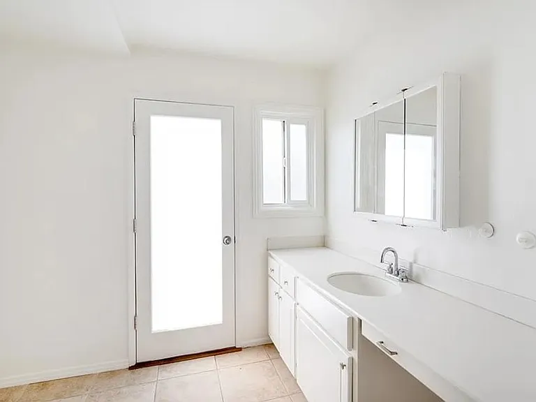 1460 Mandalay Beach Rd #2 — Photo 4