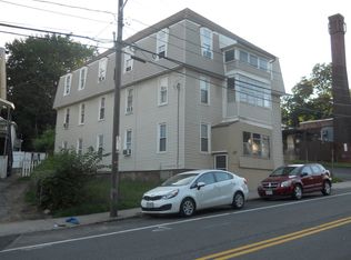 598 Hampden St, Holyoke, MA 01040