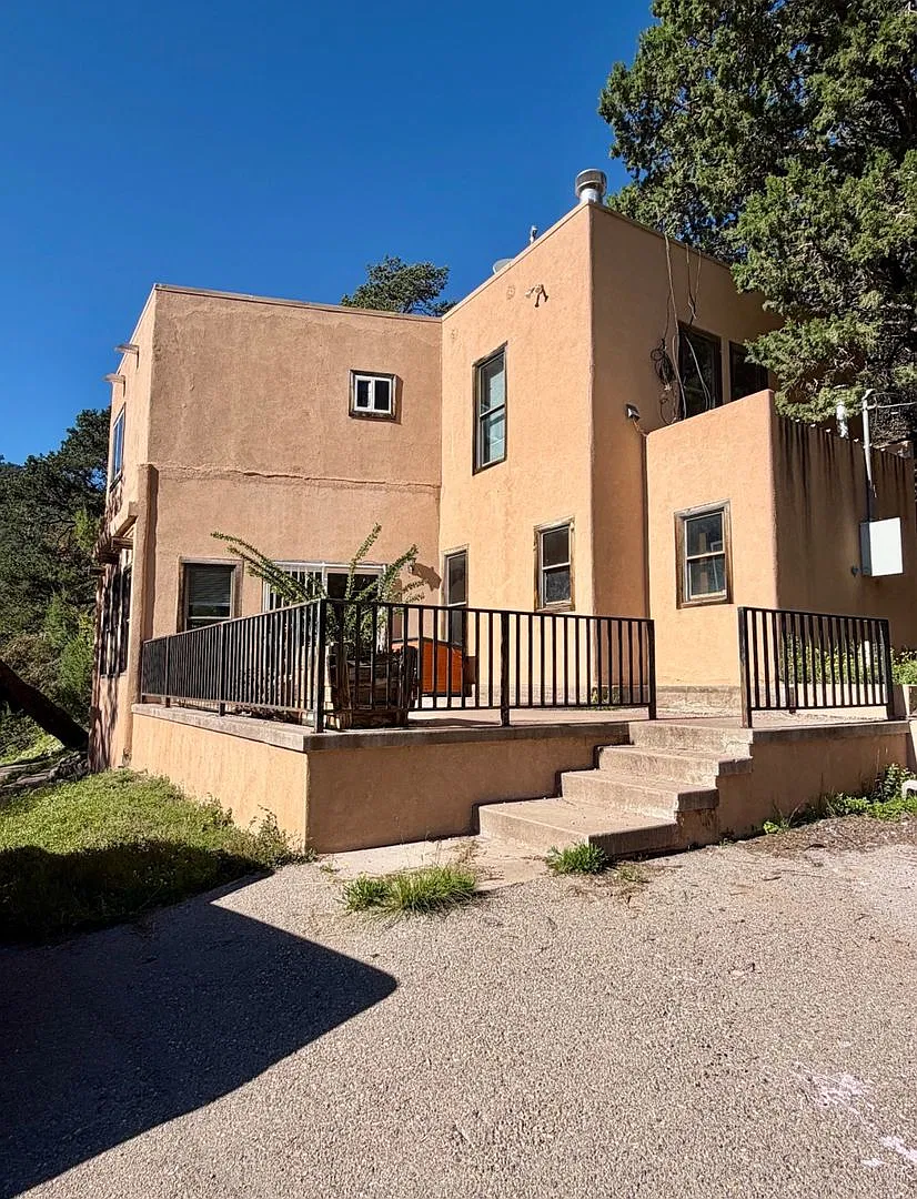 19 Pine Canyon — Photo 1