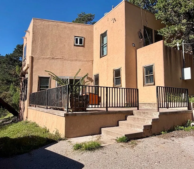 19 Pine Canyon Dr