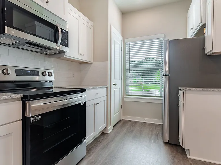654 N Littleleaf Ter #27 — Photo 4