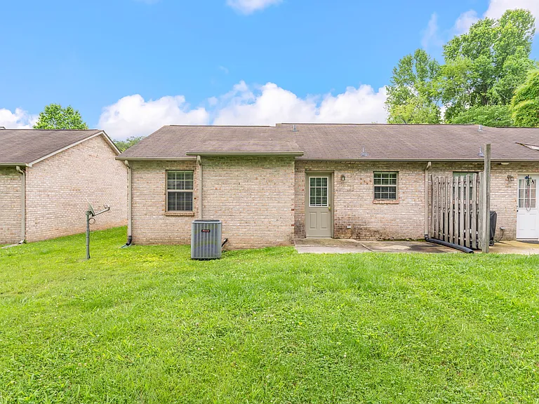 2136 Brownstone Way — Photo 20