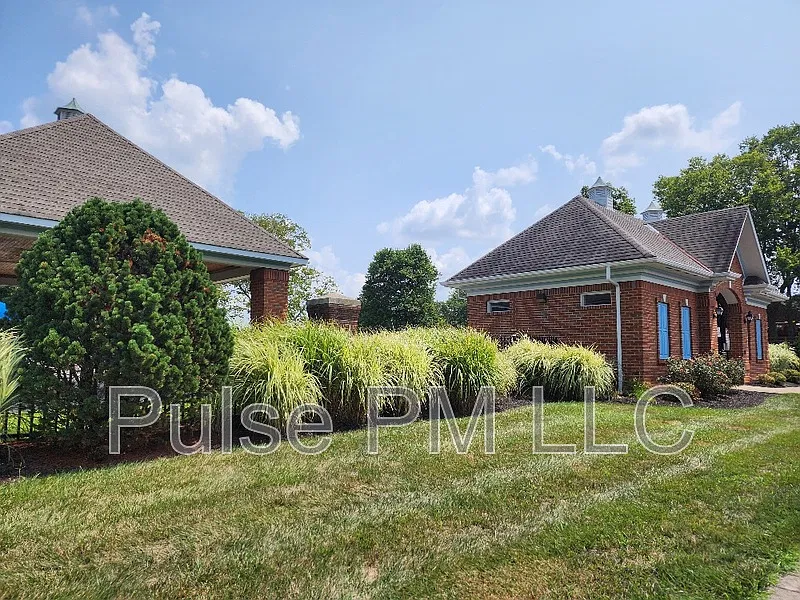 4 bed, 2.5 bath, 2006 sqft, $2,800 — Photo 4