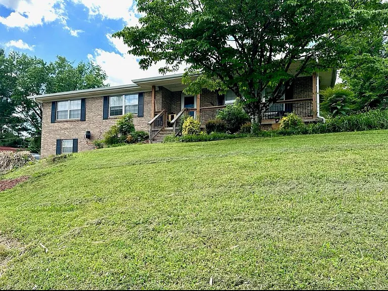 2349 Marco Cir — Photo 2