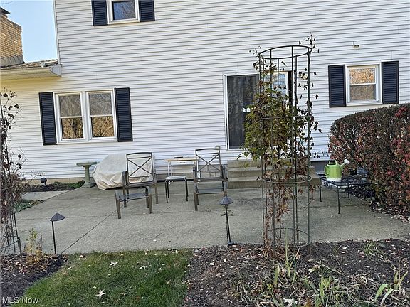 3rd image of 873 Wisteria Dr