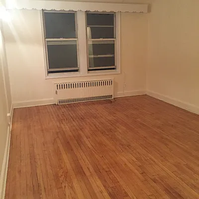 Rented by MQ Realty LLC | media 8