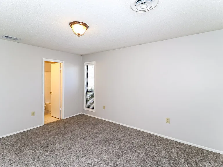 4426 Spring Harbor Dr — Photo 10