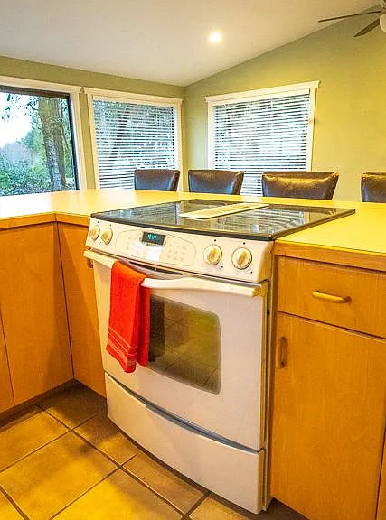 620 E Cedar St — Photo 5