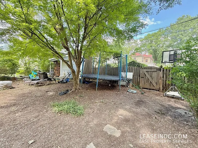 4825 Butterworth Pl NW — Photo 37