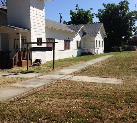 3rd image of 400 Mariposa Ave