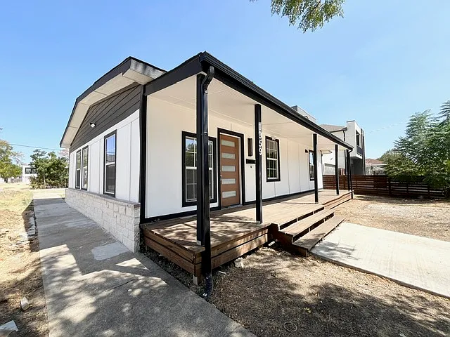 2 bed, 1100 sqft, $2,250 — Photo 4