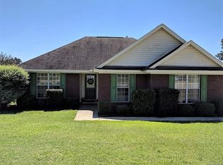 522 Breckinridge Ln, Prattville, AL 36066