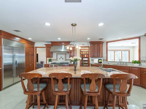 67 Adams St, Norwood, NJ 07648