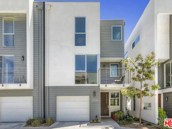 2528 N Via Artis Ave, Los Angeles, CA 90039