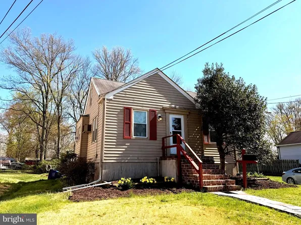 28 W Center Ave, Maple Shade, NJ 08052