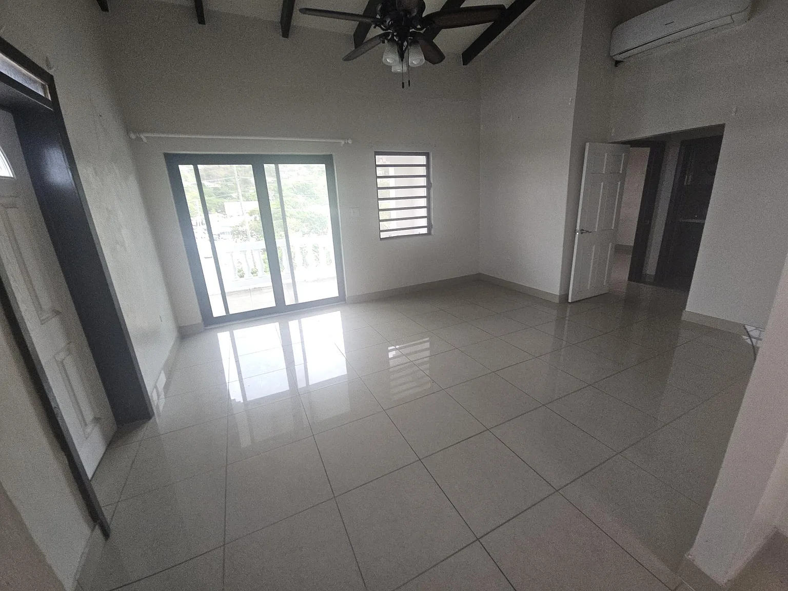 2 bed, $2,000 — Photo 2