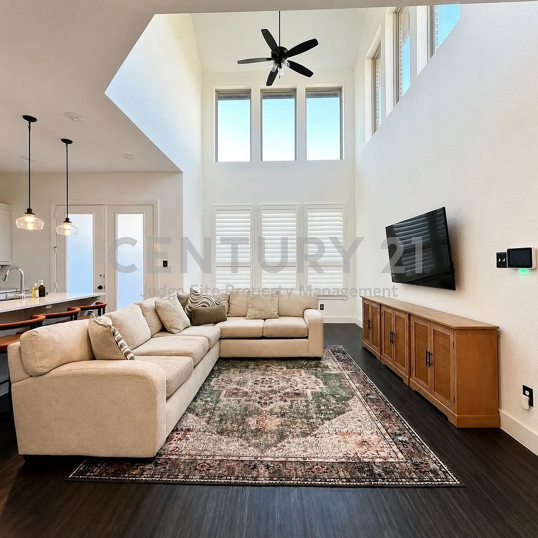 Meticulously Maintained 2-Story 3/3/2 in Forney For Rent! — Photo 2