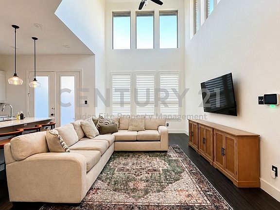 2nd image of 1131 Queensdown Way