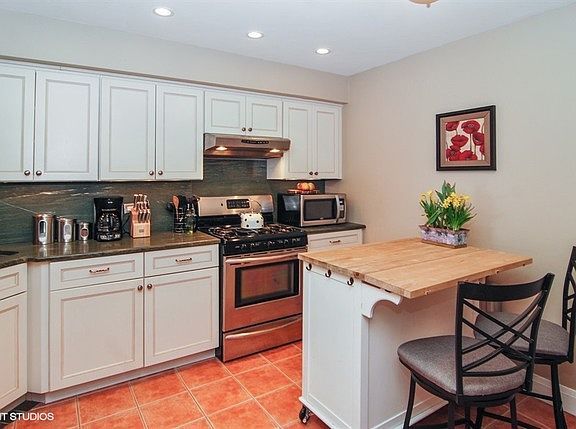 5th image of 211 Elgin Ave APT 4E