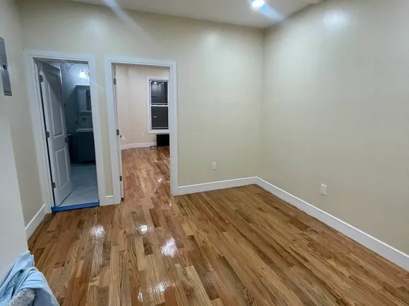 32-14 30th Street image 7 of 7