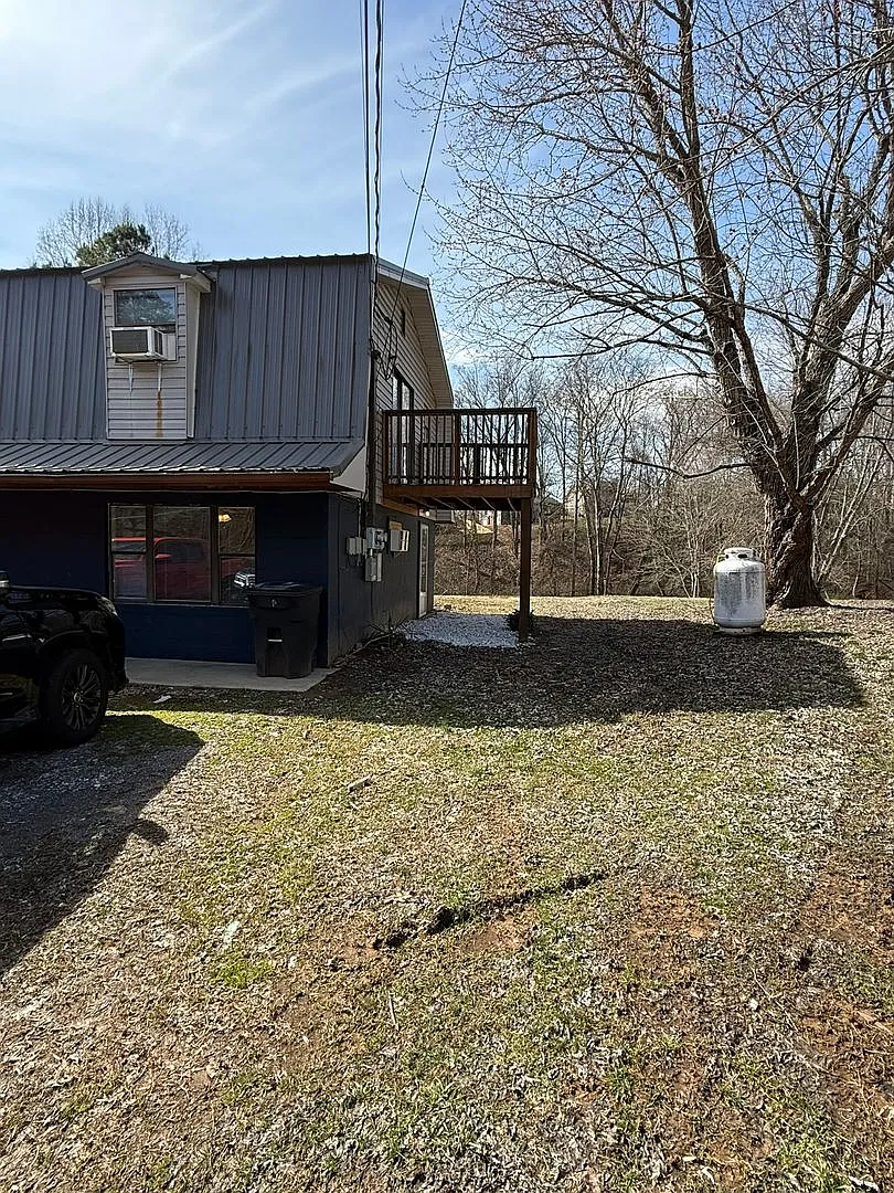 2 bed, 1.0 bath, 1092 sqft, $1,425 — Photo 1