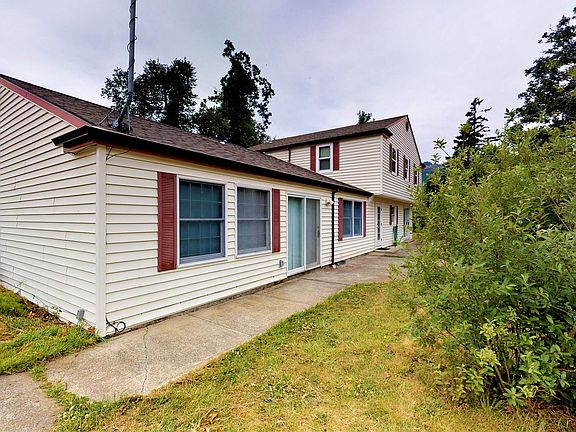 3rd image of 619 Shahala St E