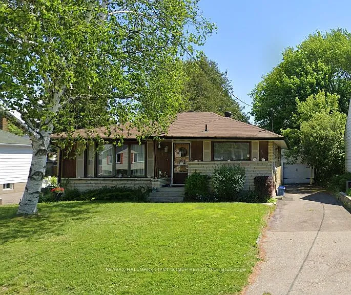 167 Harmony Rd N — Photo 1