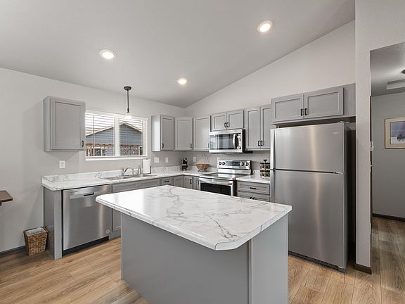 4th image of 1048 Top O Hill Ave