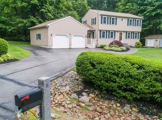 11 Wimbledon Hts, Hooksett, NH 03106