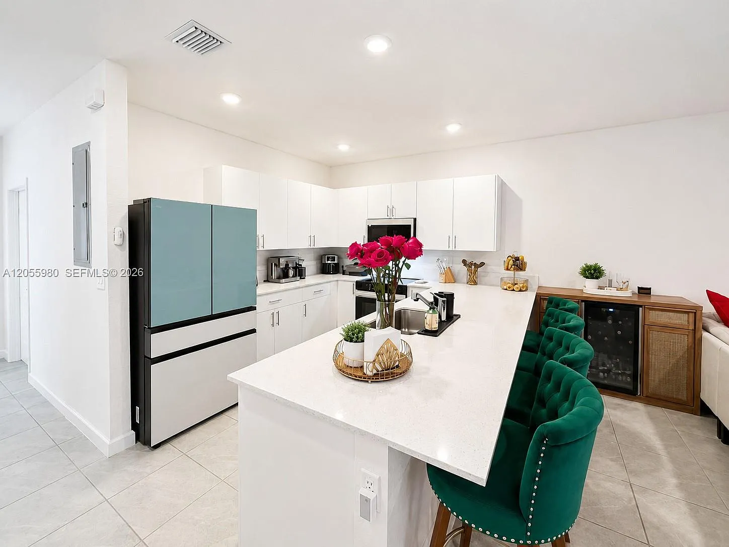 4 bed, 1648 sqft, $2,900 — Photo 3