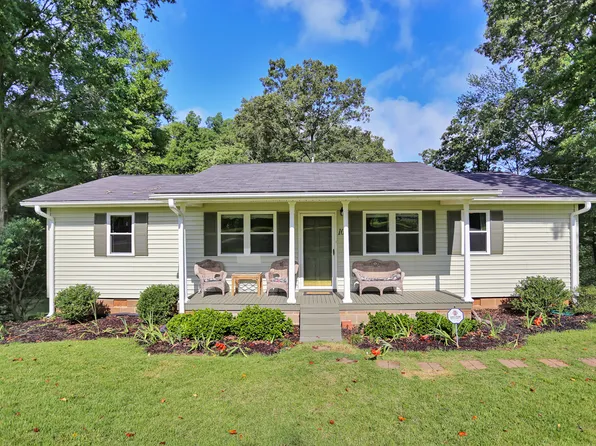 100 Sulphur Springs Dr, Greenville, SC 29617