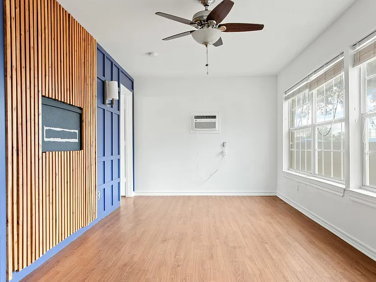 611 Field St — Photo 34