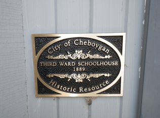 1237 Mackinaw Ave, Cheboygan, MI 49721