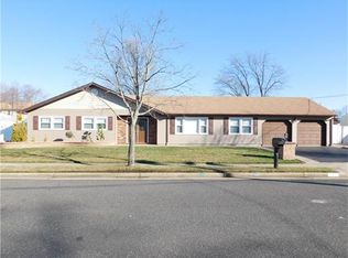 7 8th Ave, Monroe Township, NJ 08831