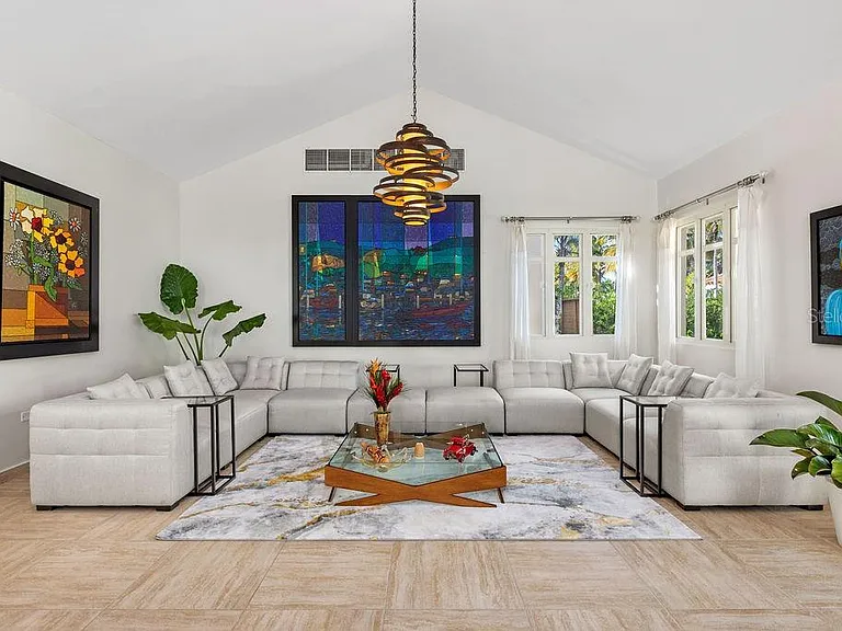 251 Dorado Bch E — Photo 3